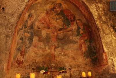 Monopoli, la chiesa dello Spirito Santo: millenaria cripta aperta solo otto giorni l'anno